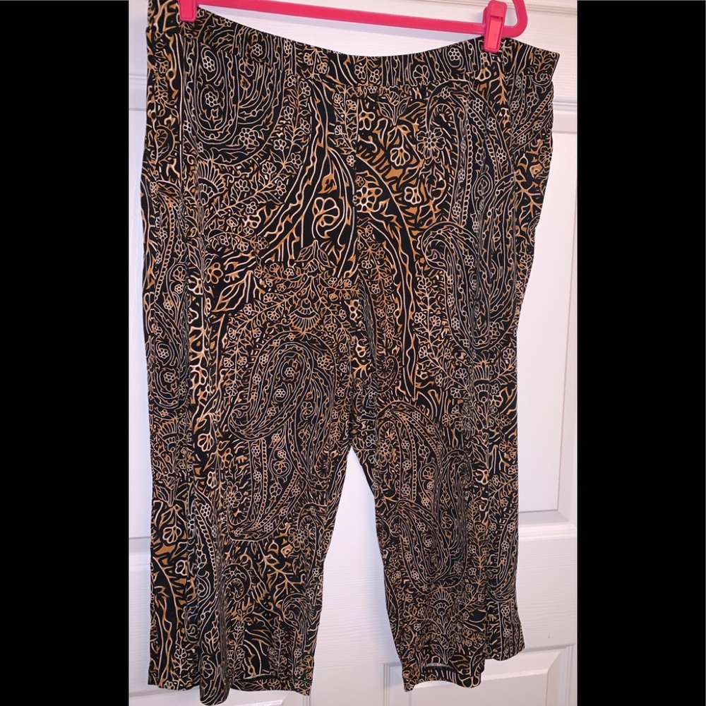 Susan Graver Capri